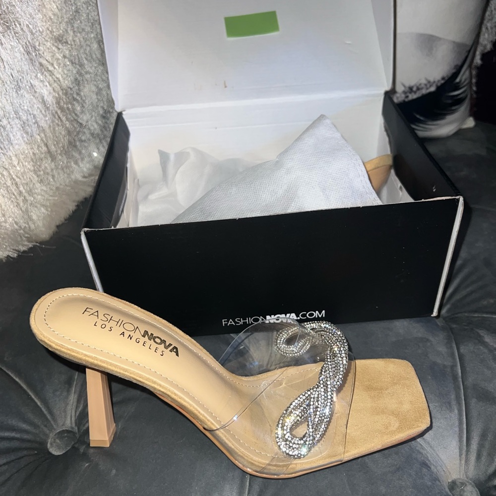 Fashion nova heels size 8